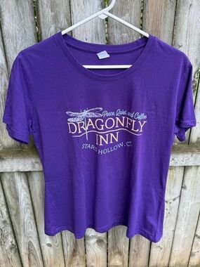 Gilmore Girls Dragonfly Inn Stars Hollow CT graphic T-shirt Peace Quiet Coffee L